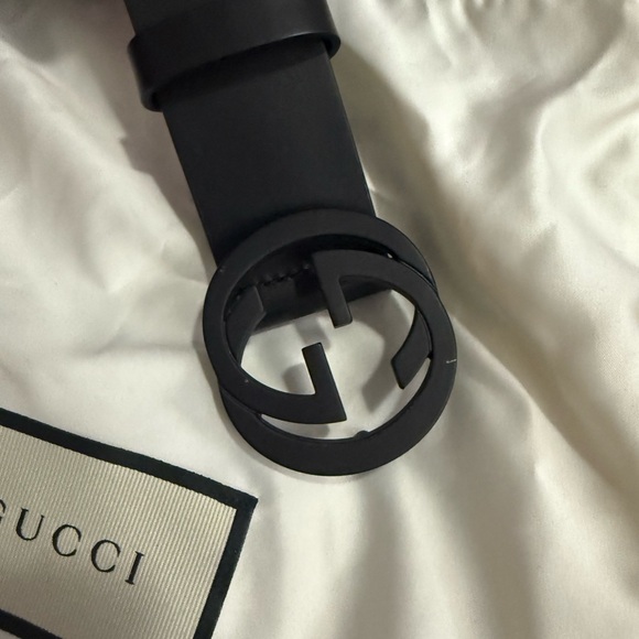 Gucci Black Belt Bag with Iconic GG Logo - Picture 5 of 8